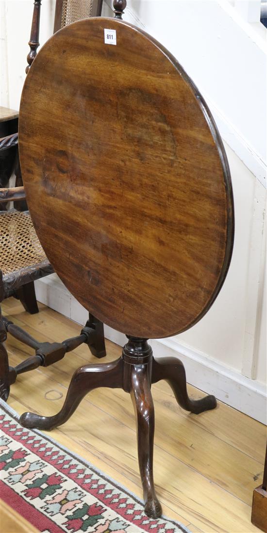 A George III mahogany tripod table W.77cm